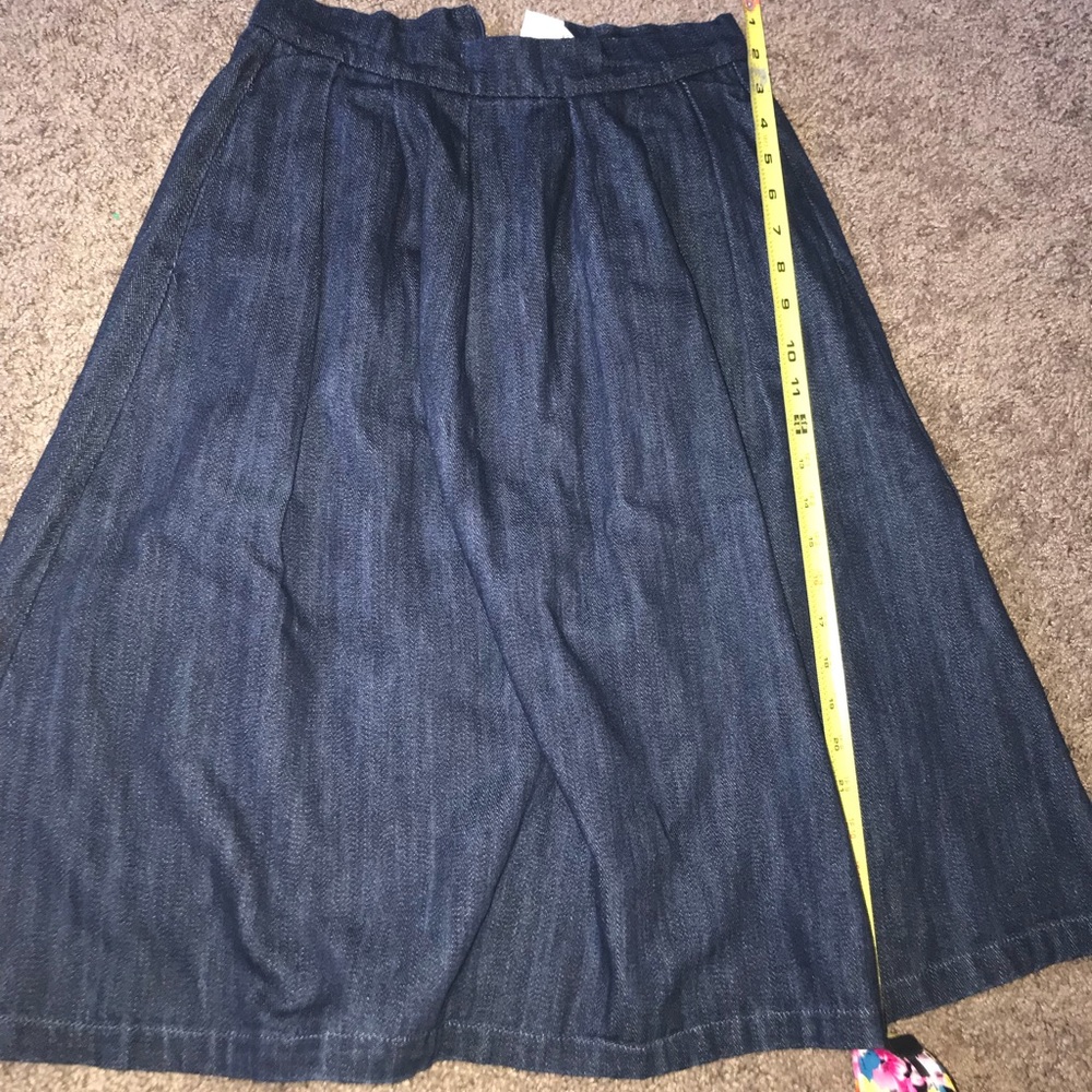 Cute pleaded mid denim skirt!!!